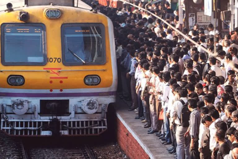 Man sent to jail after seven years kissing woman in train  One year imprisonmemt for kissing woman in train, Mumbai  ട്രെയിനിൽ വെച്ച് യുവതിയെ ചുംബിച്ച കേസിൽ പ്രതിക്ക് ശിക്ഷ  ട്രെയിനിൽ വെച്ച് യുവതിയെ ചുംബിച്ച കേസിൽ ഏഴ് വർഷത്തിന് ശേഷം പ്രതിക്ക് ശിക്ഷ  Man sent to jail for kissing a woman in train