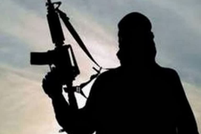 Terrorist busted in Poonch  huge cache of arms seized from terrorist  Jammu and kashmir  പൂഞ്ച്  കശ്‌മീര്‍