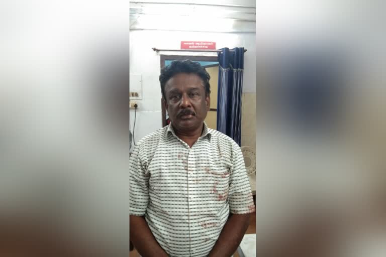 வியாபாரி சங்க பொருளாளரை கத்தியால் குத்தியவர் கைது man-arrested-for-stabbing-trade-union-treasurer