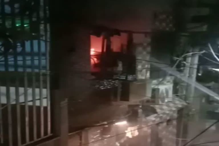 Massive fire in Mangolpuri