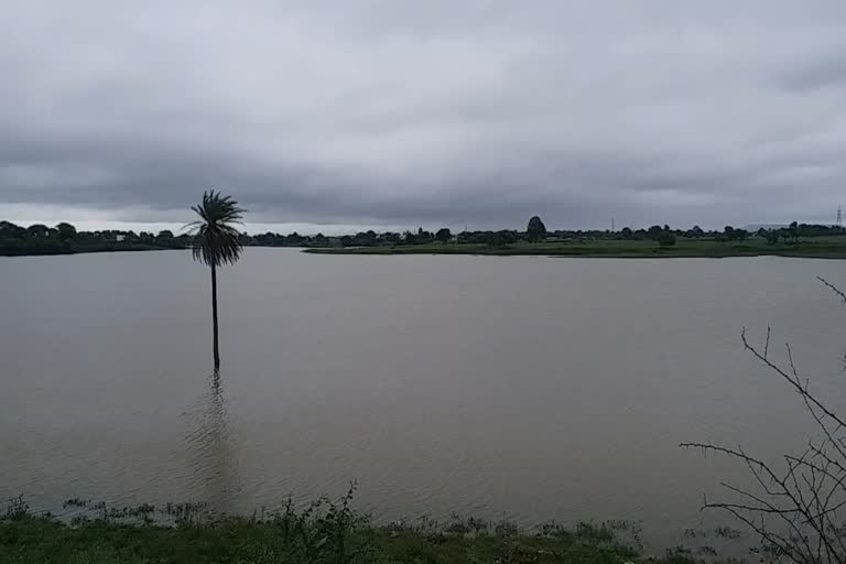 Indore in dark zone of water crisis