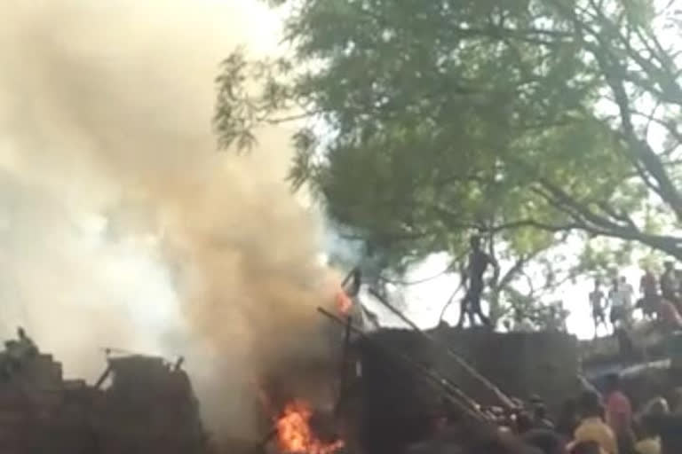 Massive fire in Danapur