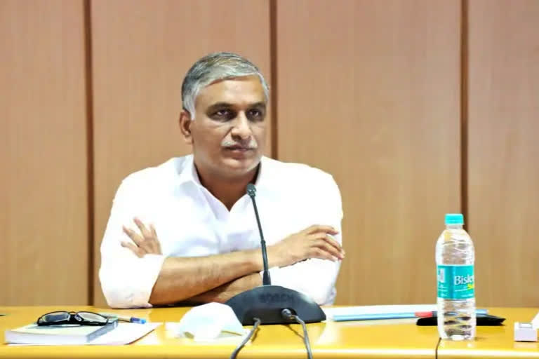 Minister Harish Rao Review: 'ప్రజలకు మెరుగైన వైద్యం అందించాలి'