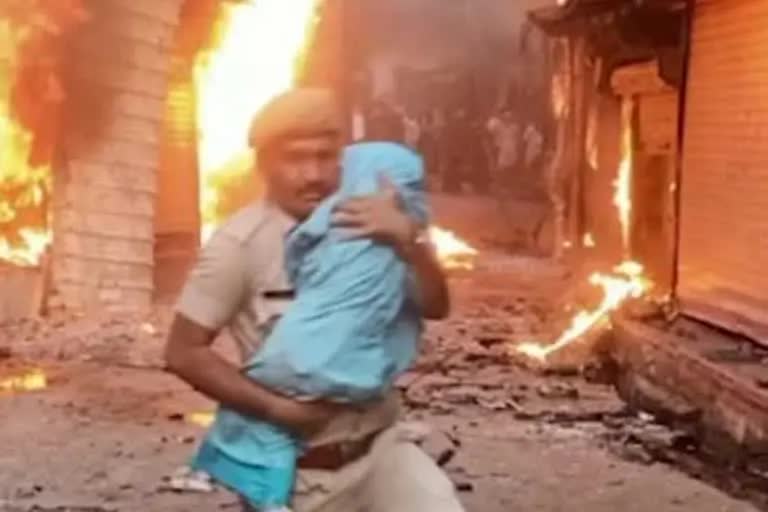 NETRESH SHARMA A CONSTABLE SAVED A CHILD FROM BURNING HOUSE IN KARAULI RAJASTHAN