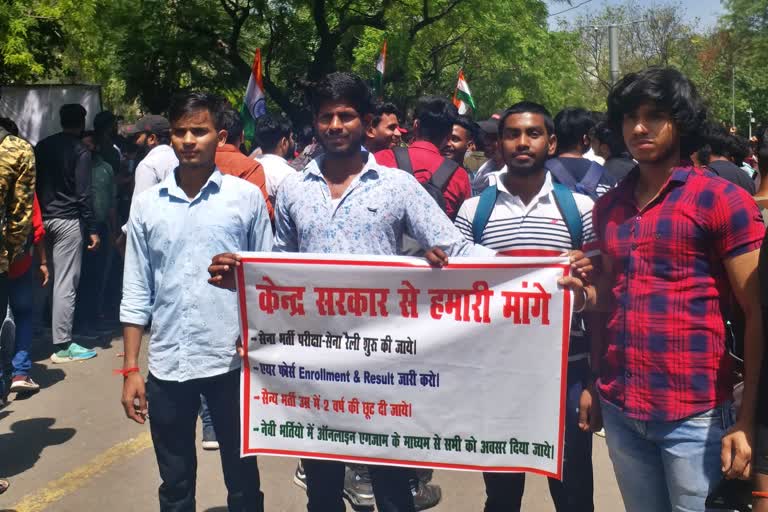 army recruitment delay students protest