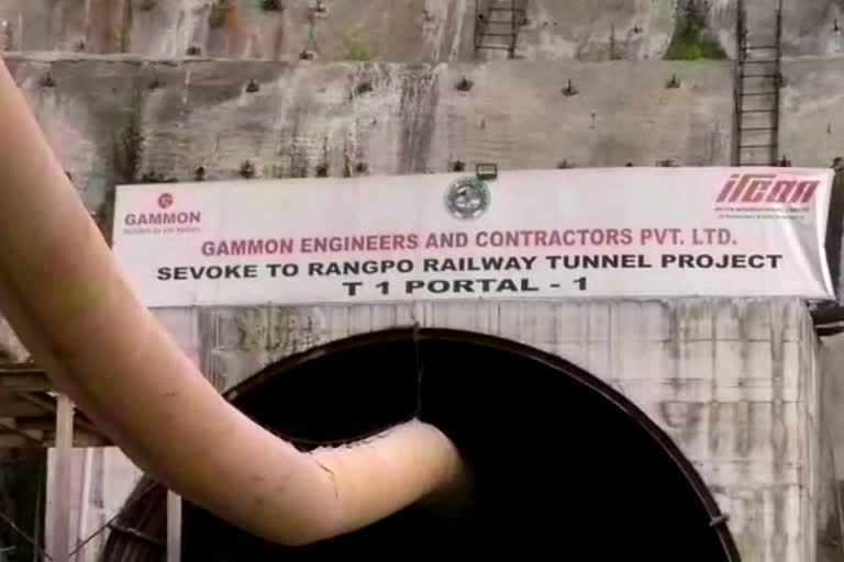 labour-dies-in-accident-during-work-of-sevoke-rangpo-rail-project