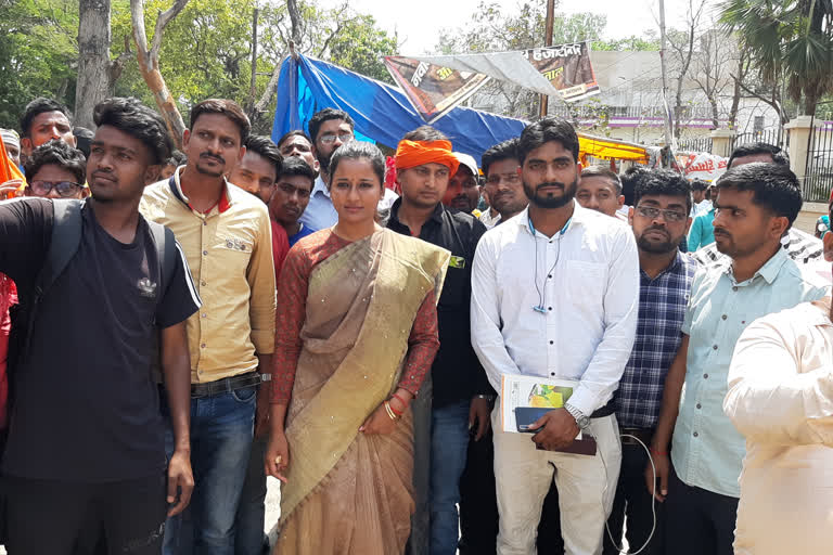 Amba Prasad meets successful candidates of Home Guard