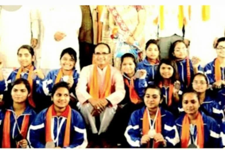 CM Shivraj give advice to youth