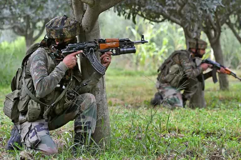 An encounter breaks out in the Tral area of Awantipora