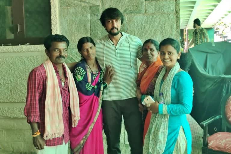 Actor Sudeep meets fans who walked from kalburgi to Bangalore