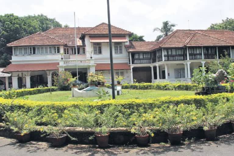 Cliff House security Increased  police patrolling and controll room at cliff house  ക്ലിഫ് ഹൗസിന്‍റെ സുരക്ഷ വര്‍ധിപ്പിച്ചു  ക്ലിഫ് ഹൗസ് സുരക്ഷ വര്‍ധിപ്പിച്ചു  ക്ലിഫ് ഹൗസിൽ പൊലീസ് പട്രോളിങ്  ക്ലിഫ് ഹൗസ് പൂര്‍ണസമയ കാമറ നിരീക്ഷണം