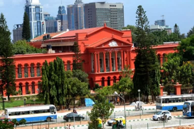 Karnataka HC stays state govt's order on Kannada as compulsory subject in Degree Courses