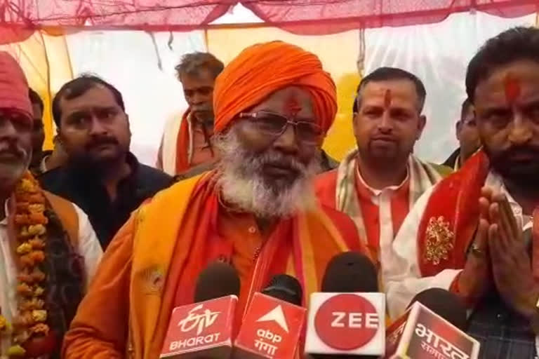 'Snakes will spew poison, Yogi should find them': MP Sakshi Maharaj on Gorakhnath temple incident