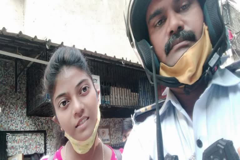 Constable Suresh Pawar help student