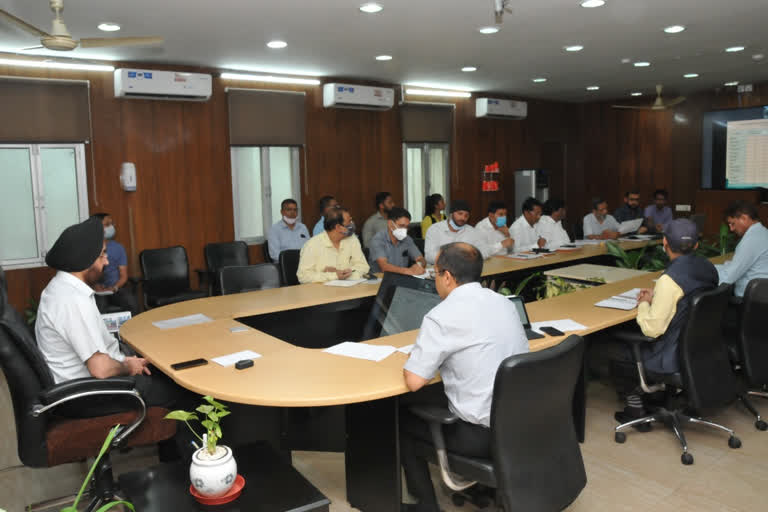 Chief Secretary held a meeting