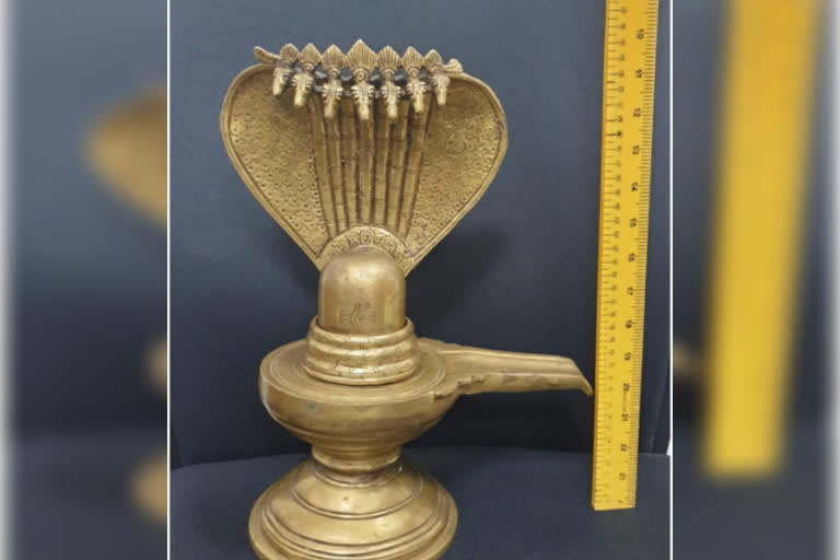 The priceless ancient Shiva lingam Seized in Chennai Airport by Customs