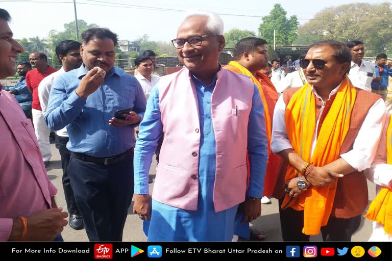 mlc election  Lucknow latest news  etv bharat up news  भाजपा विधायक वोरा  MLC सीटों पर होगी BJP की जीत  विकास कार्यों को मिलेगी गति  BJP MLA Neeraj Vora  BJP will win on all MLC seats  विधान परिषद की 27 सीट  भारतीय जनता पार्टी  समाजवादी पार्टी