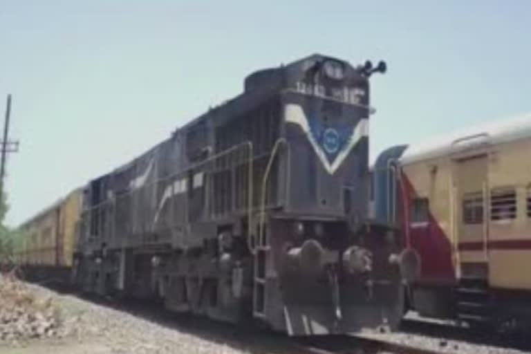 Bhanvad Porbandar Train : ભાણવડ-પોરબંદર વચ્ચે બે અનારક્ષિત દૈનિક યાત્રીક ટ્રેન દોડાવવામાં આવશે, જુઓ કયારે...