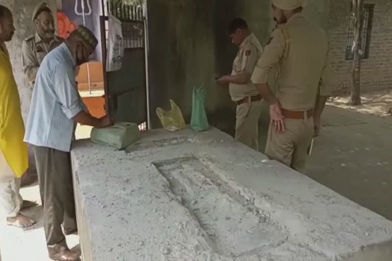 unknown-miscreants-vandalised-temple-in-jammu-police-cordon-off-area-to-initiate-probe