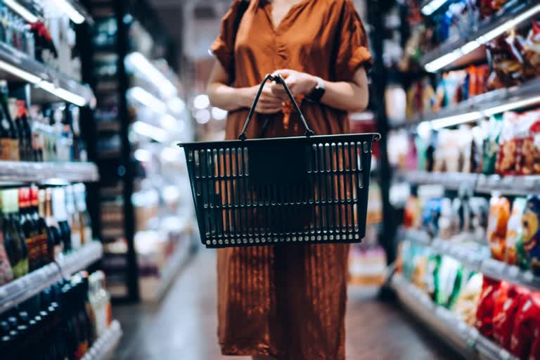 How shops use psychology to influence your buying decisions the conversation, lifestyle tips, shopping tips, how to control shopping habit, shopaholic tips