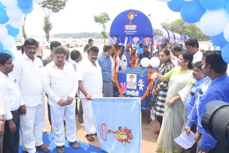 minister-talasani-srinivas-yadav-launched-vijaya-dairy-pushcarts-in-hyderabad