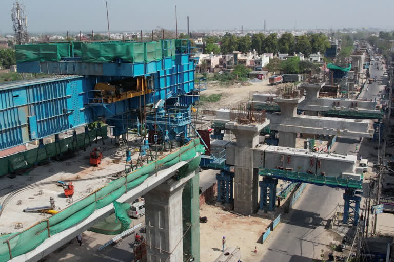 pillar construction completed in rapid project pier arms will be made for concourse level