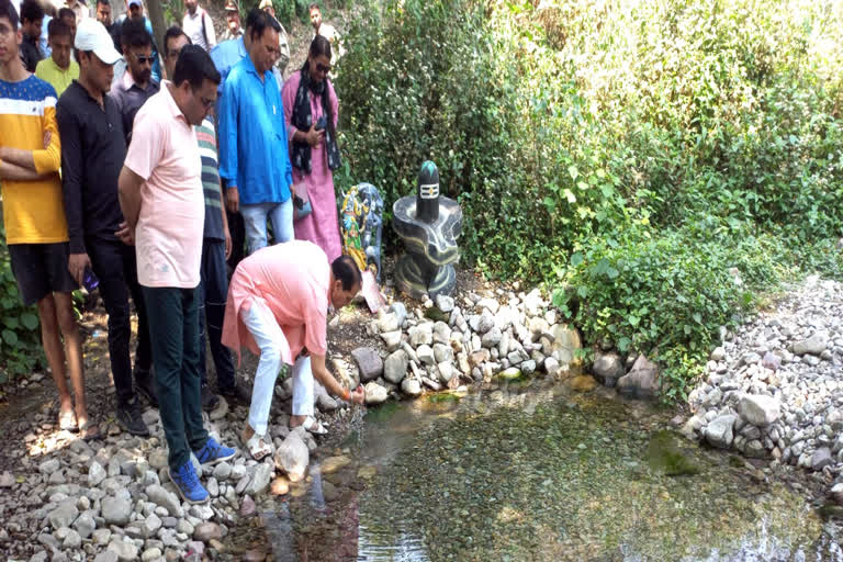 Premchand aggarwal drink lake water