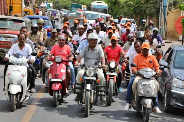 ರಸ್ತೆಯ ಗುಣಮಟ್ಟ ಪರಿಶೀಲಿಸಿದ ಶಾಸಕ ಅರವಿಂದ ಲಿಂಬಾವಳಿ