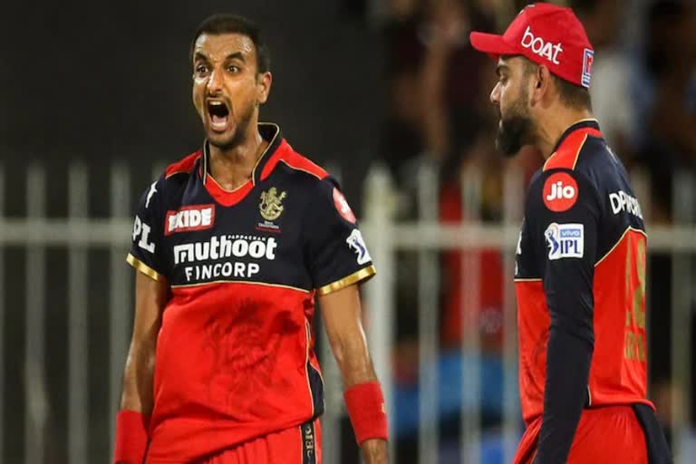 IPL 2022  Harshal Patel Leaves Bio-bubble  Harshal Patel  Royal Challengers Bangalore pacer Harshal Patel  Royal Challengers Bangalore vs Mumbai Indians  റോയല്‍ ചലഞ്ചേഴ്‌സ് ബാംഗ്ലൂര്‍  ഹര്‍ഷല്‍ പട്ടേല്‍ ഐപിഎല്‍ ബയോ ബബിള്‍ വിട്ടു