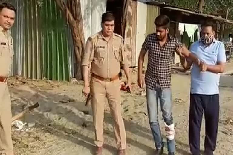 Noida police arrested three miscreants in encounter two miscreants absconded