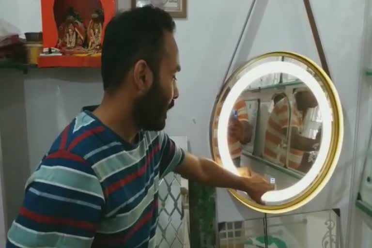 Face Visible in Smart LED Mirror