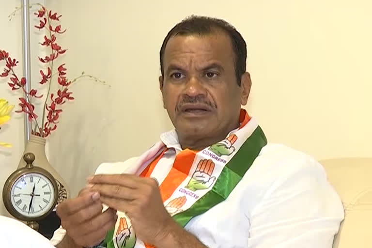 MP Komatireddy Venkatreddy Comments on differences between congress leaders
