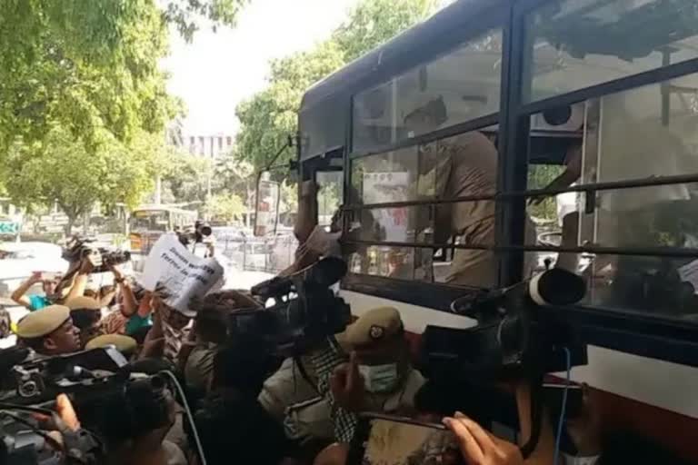 JNU students protest