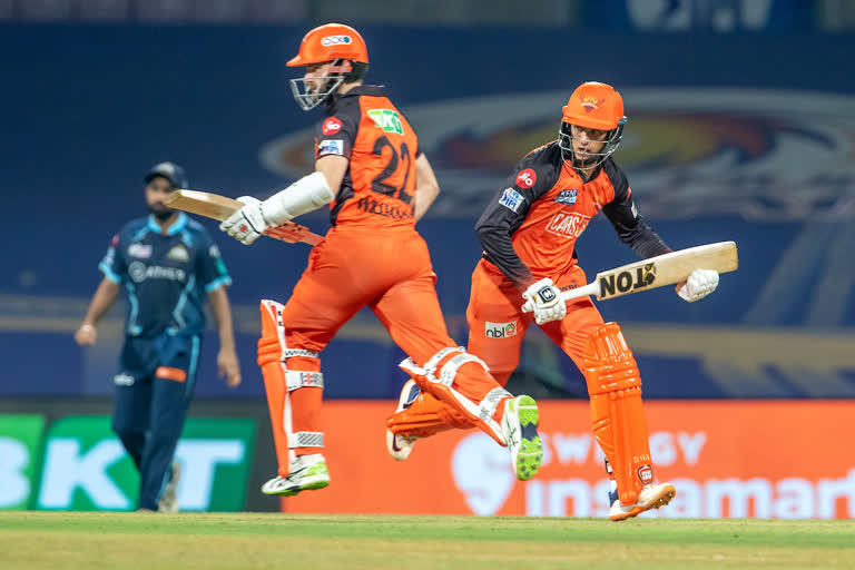 Sunrisers Hyderabad score, SRH score against Gujarat Titans, Abhishek Sharma in SRH, Kane Williamson, IPL score