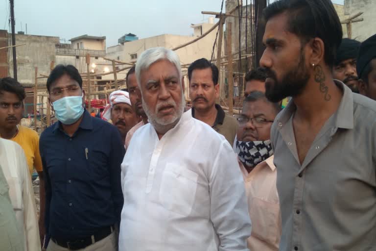 Prem Prakash Pandey met victims of fire