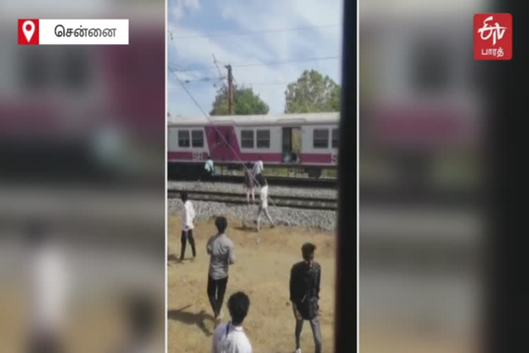 Video: சென்னையில் கல்லூரி மாணவர்கள் கல்வீசி தாக்குதல்