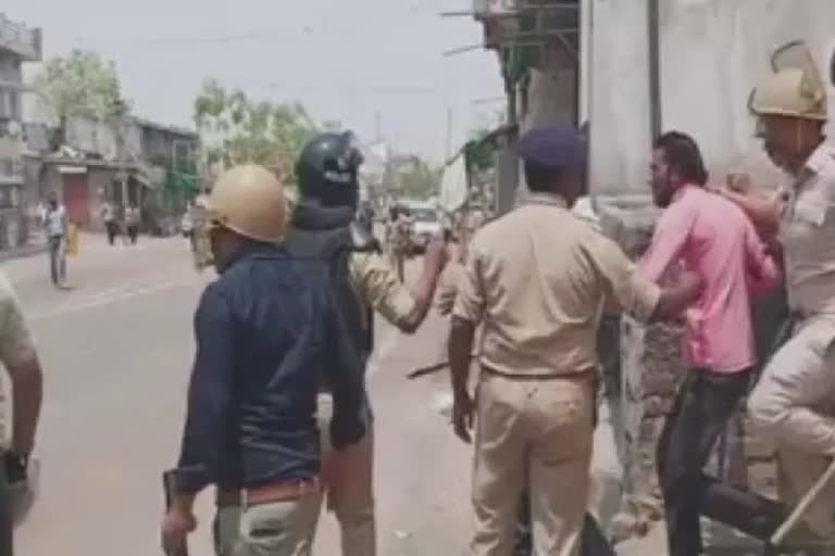 Communal Violence In Himmatnagar : હિંમતનગરમાં ફરી પાખંડીઓ દ્વારા અંધારામાં પથ્થરમારો કરતા લોકોના જીવ ચોટ્યા તાળવે