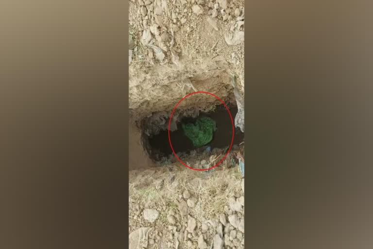 punjab bomb found while digging road  bomb found near petrol pump in punjab  bomb found in bhikhiwind  പഞ്ചാബ് ബോംബ് കണ്ടെത്തി  പെട്രോള്‍ പമ്പ് ബോംബ് കണ്ടെത്തി  ഭിഖിവിന്ദ് ബോംബ് കണ്ടെത്തി  റോഡില്‍ കുഴിയെടുക്കുന്നതിനിടെ ബോംബ് കണ്ടെത്തി