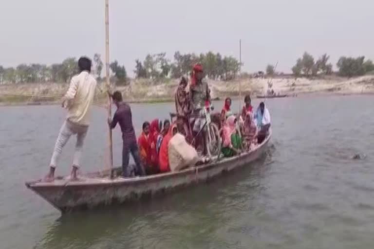 No Bridge on Budhi Gandak river