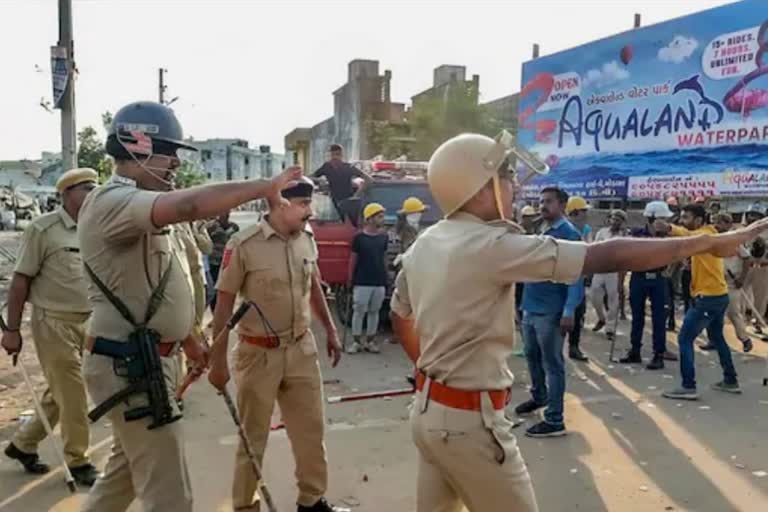 internet services suspended in keonjhar  odisha clashes over ram navami rally  joda clash over ram navami rally  odisha internet serivices suspended  ഒഡീഷ ഇന്‍റര്‍നെറ്റ് സേവനങ്ങള്‍ റദ്ദാക്കി  കിയോഞ്ചാറില്‍ ഇന്‍റര്‍നെറ്റ് സേവനങ്ങള്‍ റദ്ദാക്കി  ഒഡീഷ രാമ നവമി ഘോഷയാത്രക്കിടെ സംഘർഷം  കിയോഞ്ചാർ രാമ നവമി ഘോഷയാത്ര സംഘര്‍ഷം