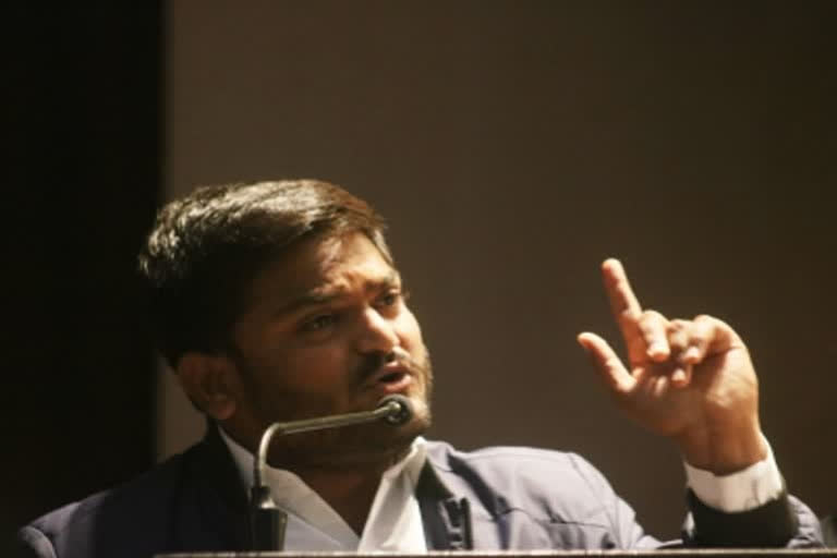 SC stays Guj Congress leader Hardik Patel's conviction in 2015 rioting case