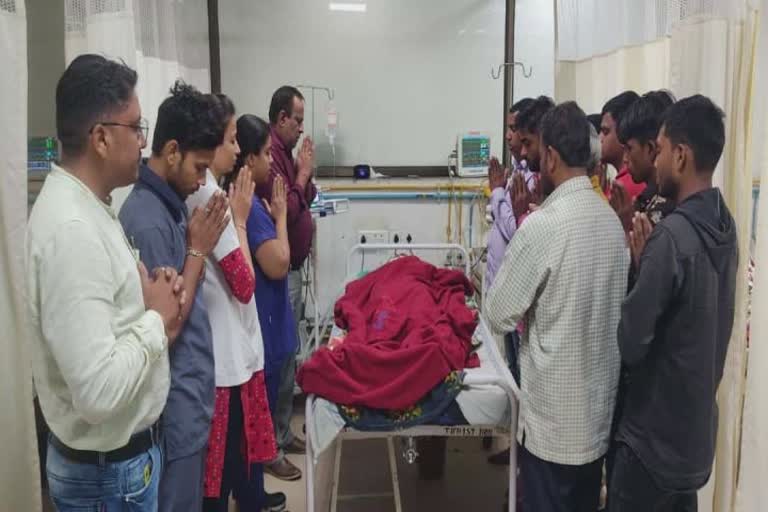 Organ donation in Ahmedabad Civil Hospital : બ્રેઇનડેડ જયેશભાઇના ધબકતા હ્રદય સહિતના અંગોએ અન્યોને જીવન આપવા સ્થાન બદલ્યું