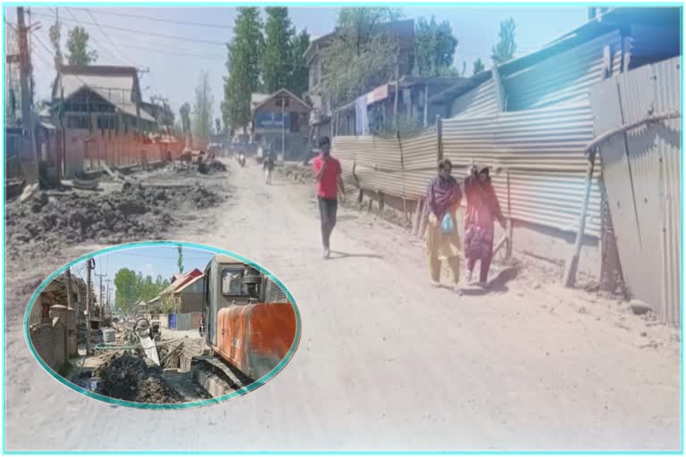 people-of-bemina-area-face-inconvenience-due-to-drainage-project