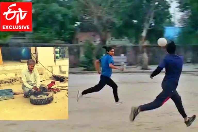 panipat handball players  panipat daughters given importance  panipat handball player poor family  panipat latest news  haryana news in hindi  haryana latest news  etv bharat haryana news  पानीपत बेटियों को प्राथमिकता  हरियाणा की बेटियां  पानीपत महिला हैंडबाल खिलाड़ी  पानीपत हैंडबाल खिलाड़ी गरीब परिवार