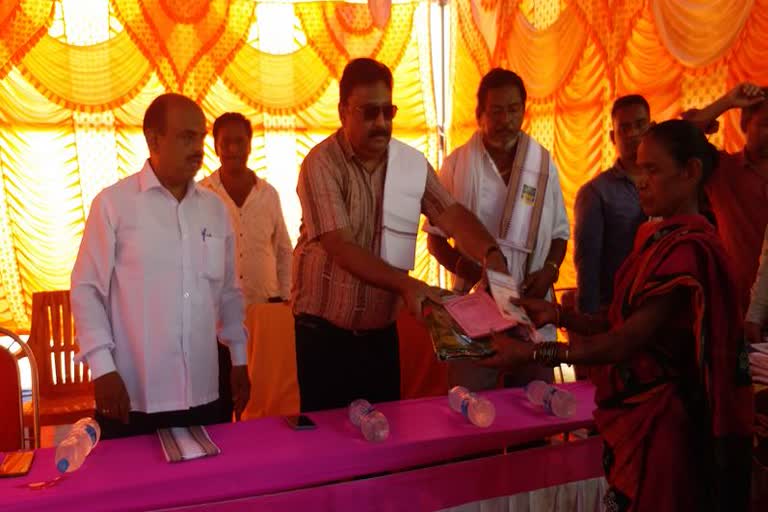 newly elected sarpanch distributed free clothes and allowances to the beneficiaries in boudh