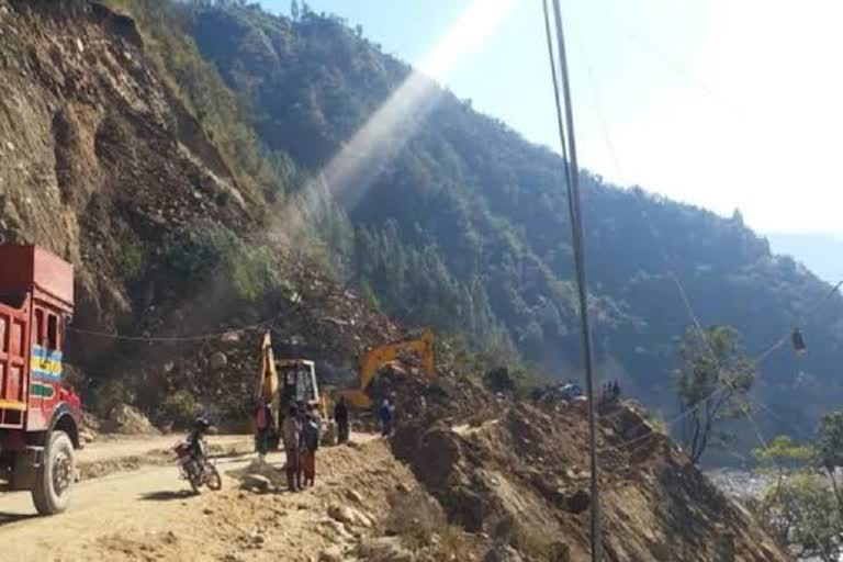 chamdhar-landslide-zone-will-increase-the-trouble-of-passengers-this-time-too