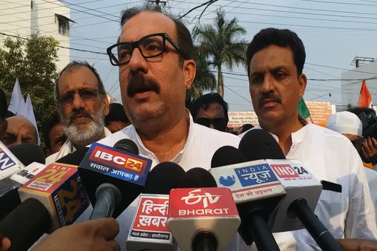 Tarun Bhanot defends Digvijay Singh