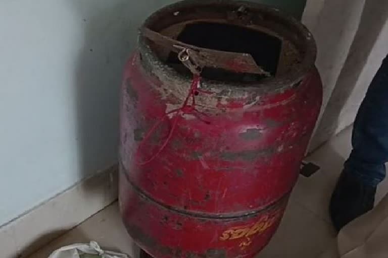 Liquor Seized in LPG Cylinder in Bihar