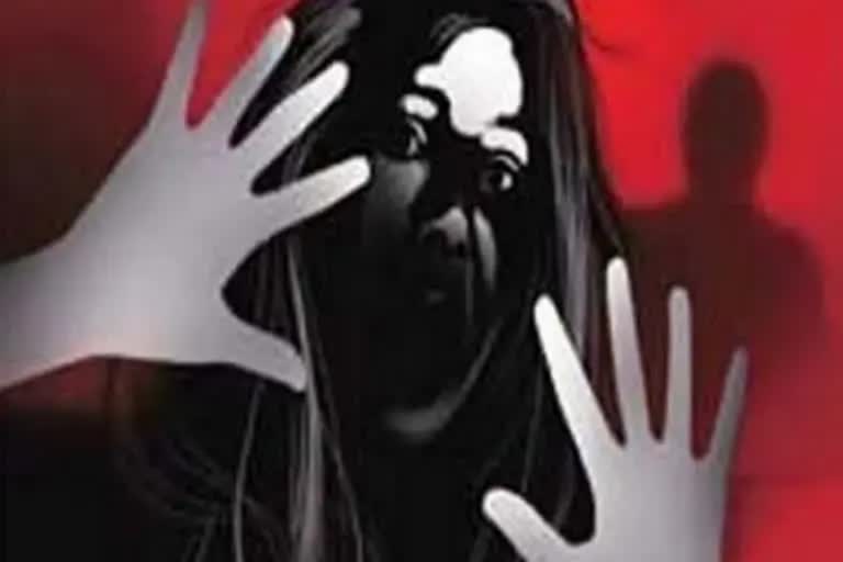 22 year old alleged rape victim  rape victim  ശിവസേന നേതാവ് ബലാത്സംഗം ചെയ്‌തു  യുവതിയെ തട്ടിക്കൊണ്ടുപോയി