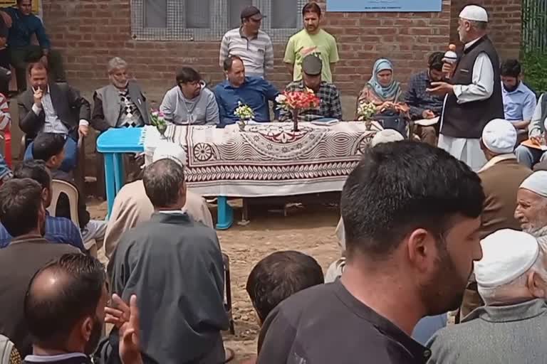 Public Darbar held in Amirabad, Tral: امیرآباد، ترال میں عوامی دربار منعقد